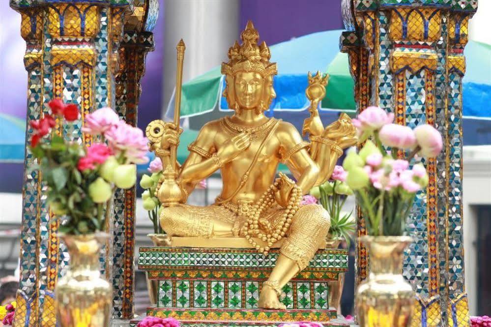 The Motley House Hostel Bangkok Bagian luar foto