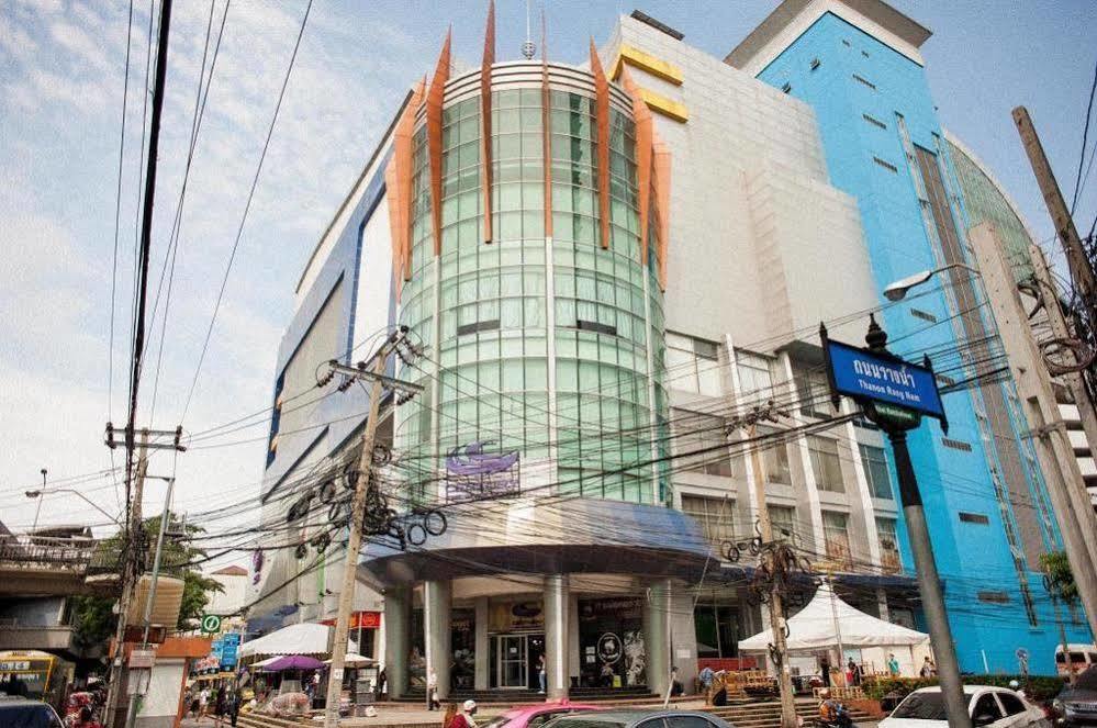 The Motley House Hostel Bangkok Bagian luar foto
